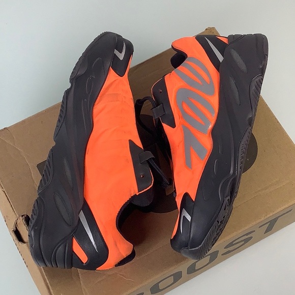 Adidas Yeezy Boost 700 MNVN orange Sneakers size 2 kids - Picture 10 of 13